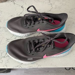 Womens Nike running shoes size 7
